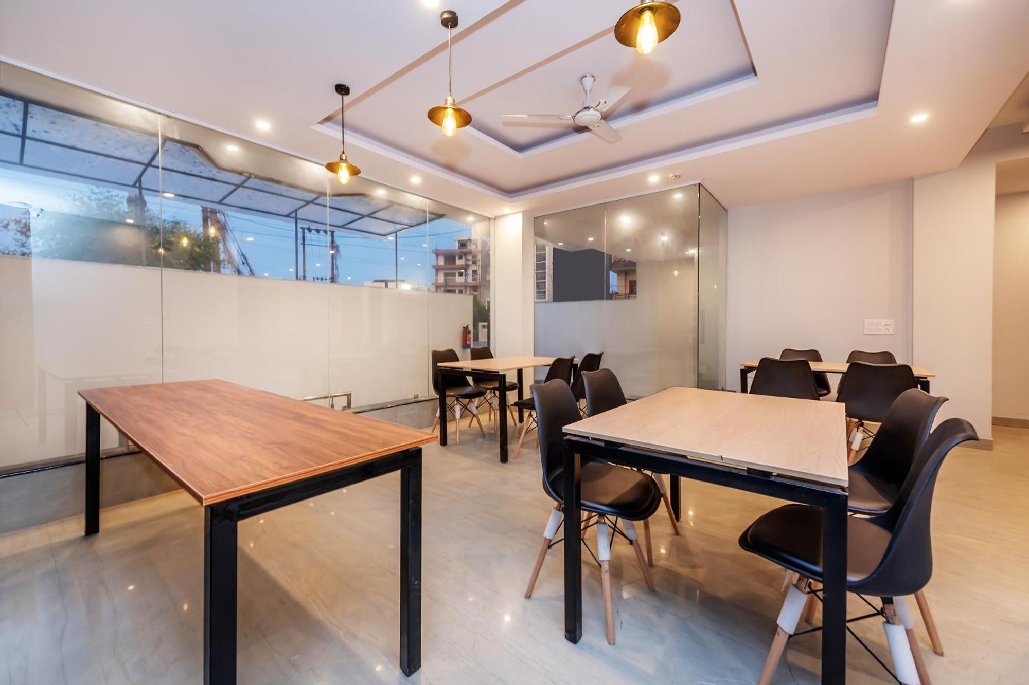 Hotel O Earth Villa Near Bestech Central Square Mall Gurgaon Zewnętrze zdjęcie